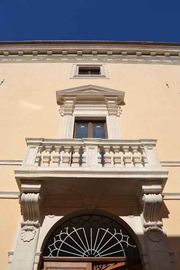 Ferienwohnung Dimora Manieri LʼAquila Exterior foto